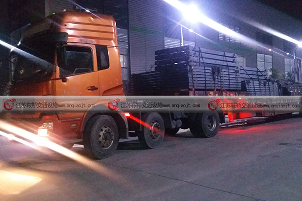 浙江紹興公交候車亭項(xiàng)目發(fā)貨