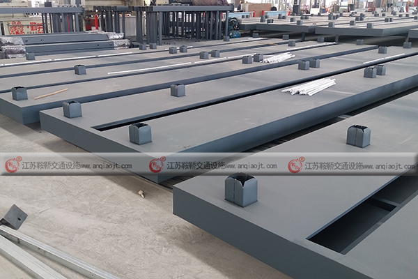 <strong>候車亭廠家滿足更多實際需求，服務(wù)更全面</strong>