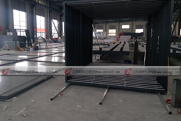 <strong>公交站臺可發(fā)揮更大作用，專業(yè)生產(chǎn)廠家設(shè)施匹配更到位</strong>