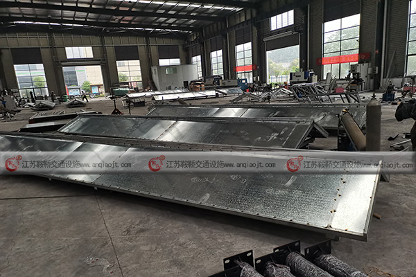 <strong>仿古候車亭廠家選擇中的幾大要點</strong>