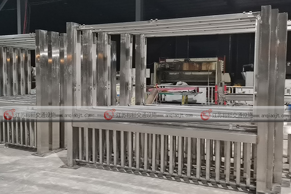 候車亭制作，怎么設(shè)計才更加實用和美觀？