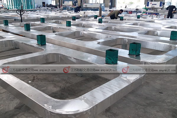 公交候車亭定制價(jià)格一般是多少