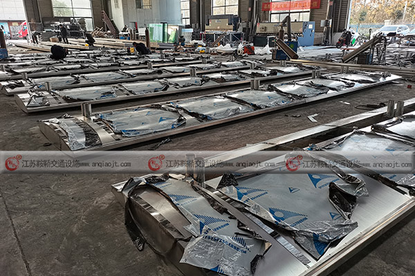 公交候車亭廠家如何選擇？