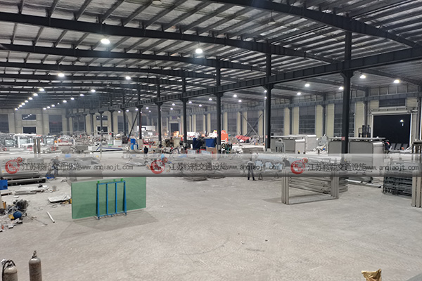 候車亭制作廠家哪個(gè)好？選擇候車亭廠家要注意什么