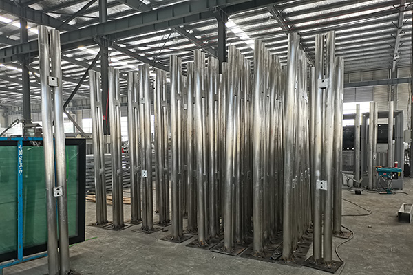 候車亭生產(chǎn)廠家怎么選？這幾點(diǎn)很重要