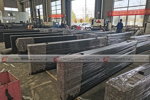 <strong>公交候車亭價(jià)格的影響因素有哪些?</strong>