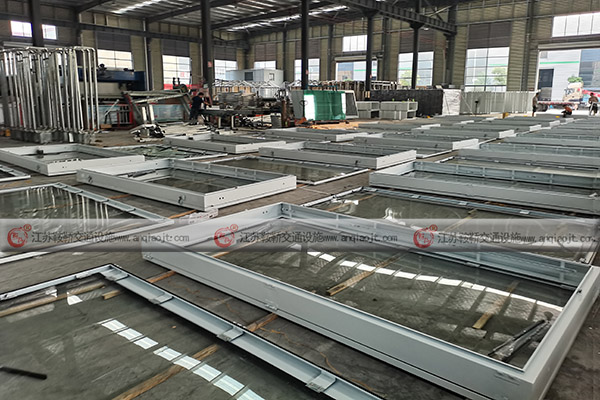 候車亭生產(chǎn)制作多少錢？哪里有候車亭成品圖？