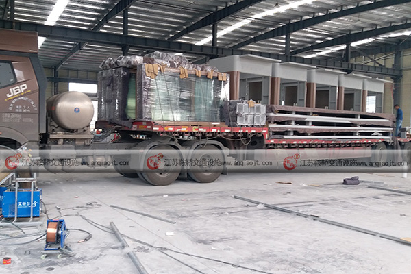 從事公交站臺(tái)候車亭的廠家