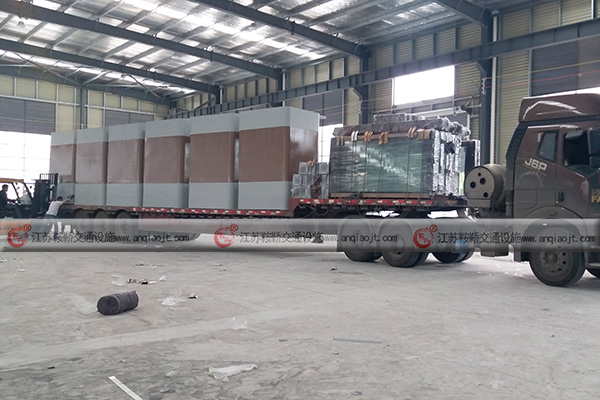 <strong>好看又好用的公交站臺(tái)候車(chē)亭就在江蘇鞍鞒交通</strong>