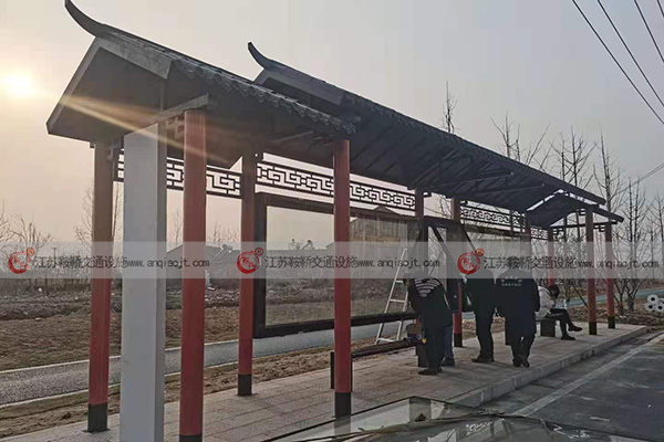 <strong>仿古候車亭點綴了城市弘揚了文化！</strong>