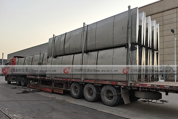 <strong>不銹鋼候車亭，要如何選擇比較靠譜的廠家呢？</strong>