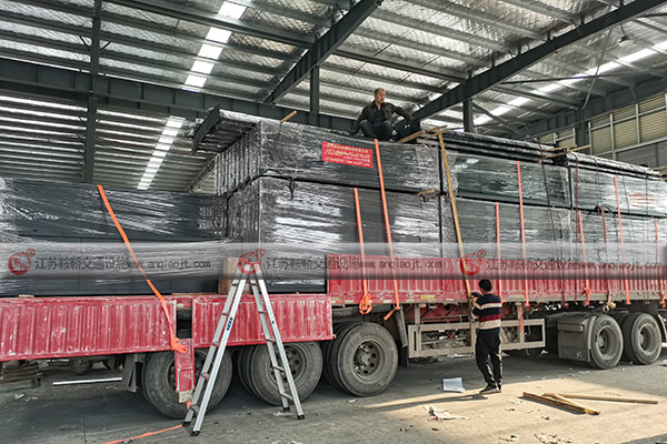 公交候車亭燈箱類型種類