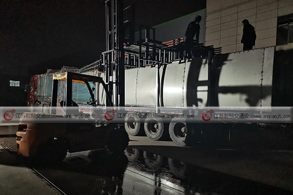 <strong>定制候車亭有哪些好處？候車亭定制需要注意什么？</strong>