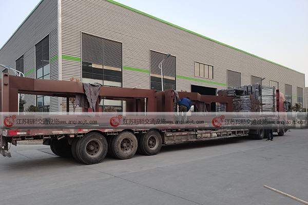 <strong>公交候車亭廣告宣傳力度大嗎？怎么選擇公交候車亭？</strong>