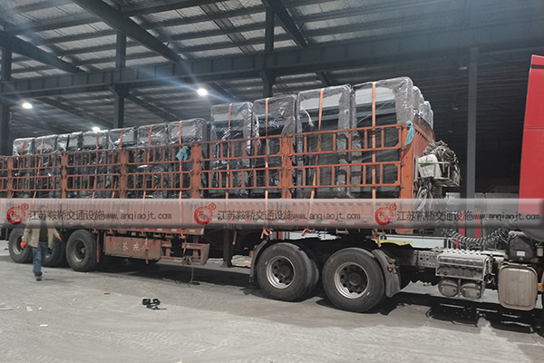 <strong>公交候車亭定制款需要注意哪些方面？</strong>