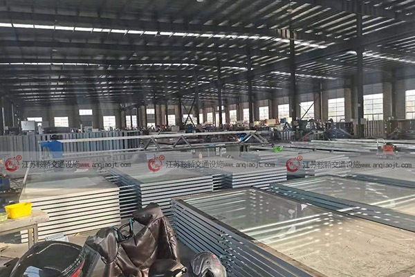 <i>公交候車亭設計說明要包含哪些內(nèi)容？如何展現(xiàn)一個城市的風采？</i>