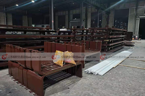 <strong>公交車候車亭設計都有哪些風格？哪些風格是城市更青睞的？</strong>