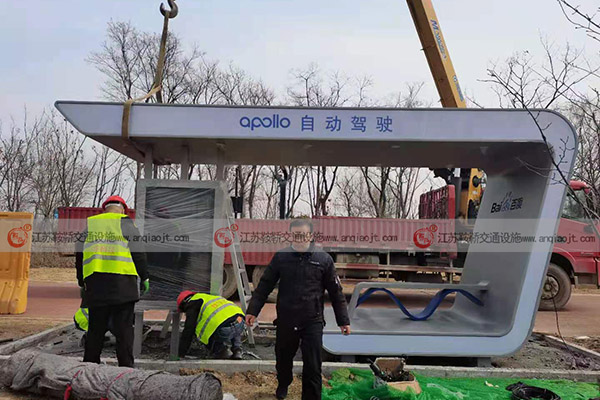 <strong>公交站臺(tái)燈箱有哪些作用？能在生產(chǎn)廠家購(gòu)買嗎？</strong>