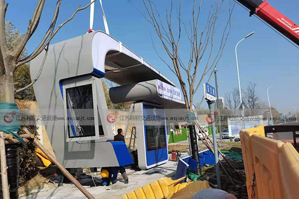 <strong>公交車候車亭銷售商家電話，在廠家定制公交車候車亭好處</strong>