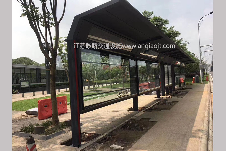 河北保定公交候車亭案例